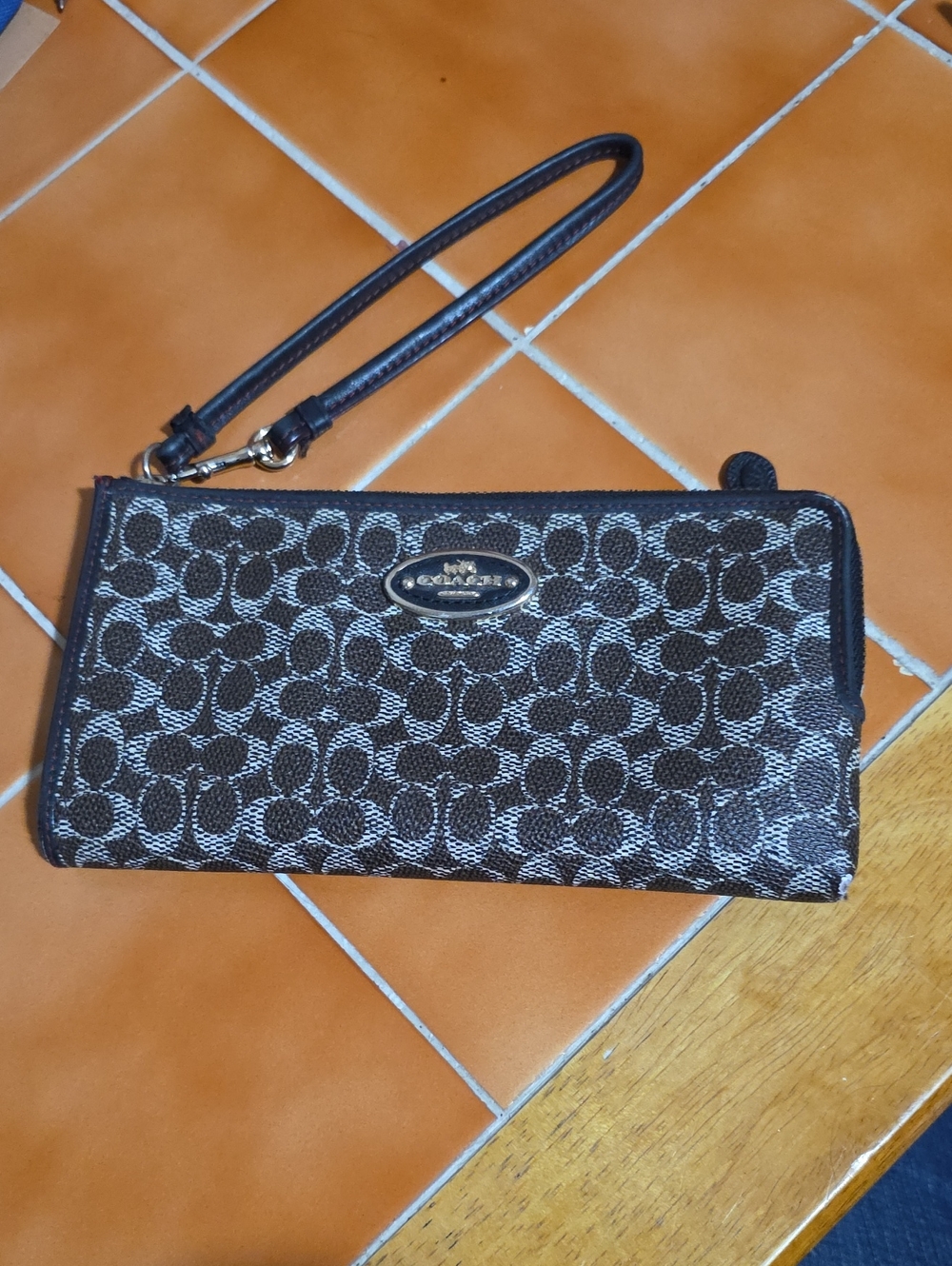 COACH SIGNATURE "L" ZIP WALLET